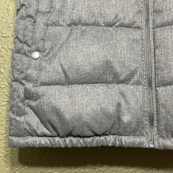 OLD NAVY PUFFER VEST - Picture 12 of 14